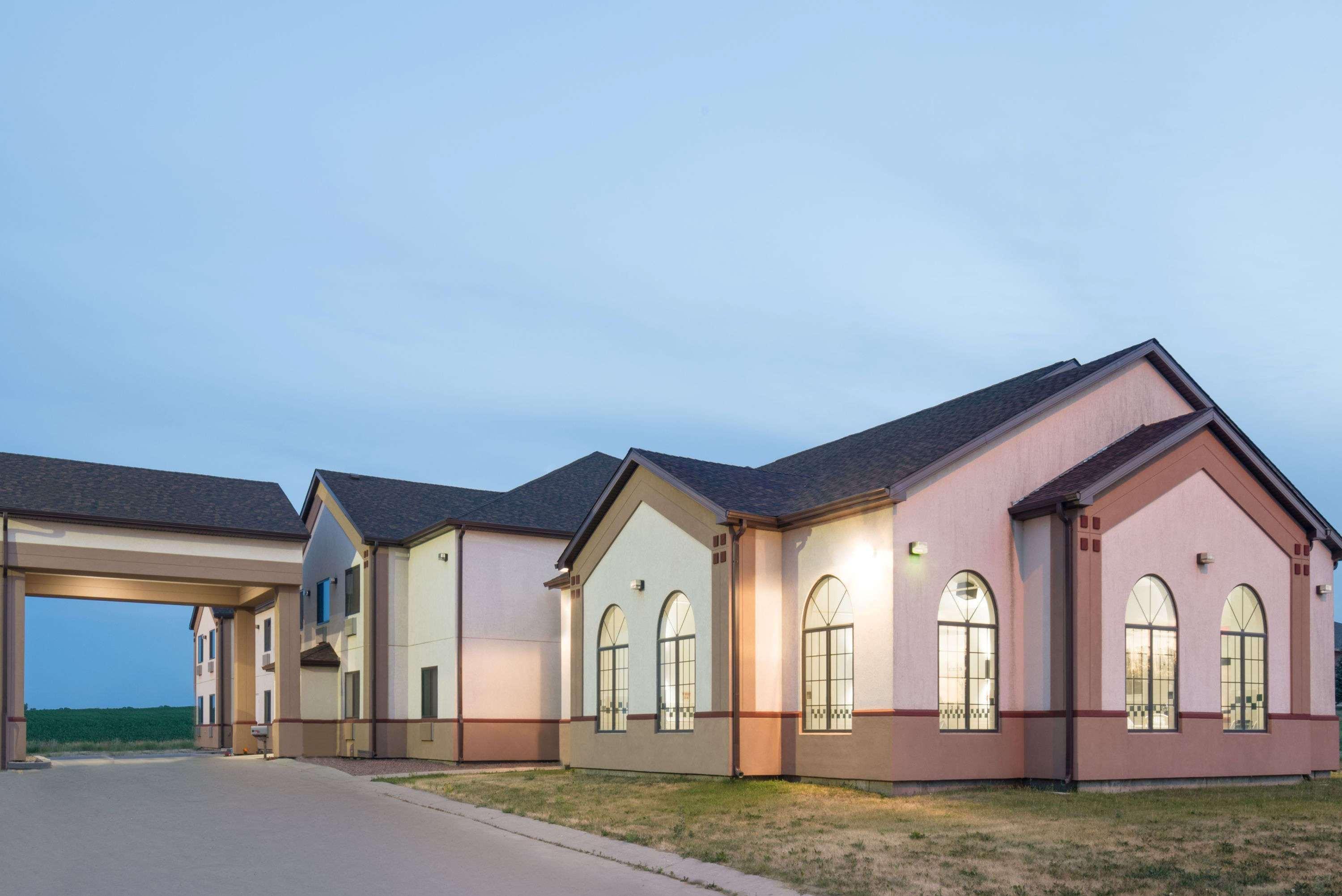 Super 8 By Wyndham Sisseton Motel Exterior foto